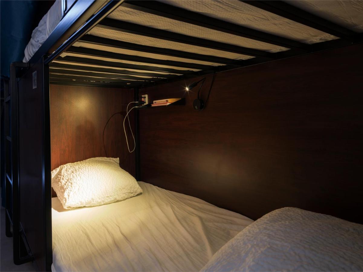 Bed op een Vrouwenslaapzaal met 6 Bedden
